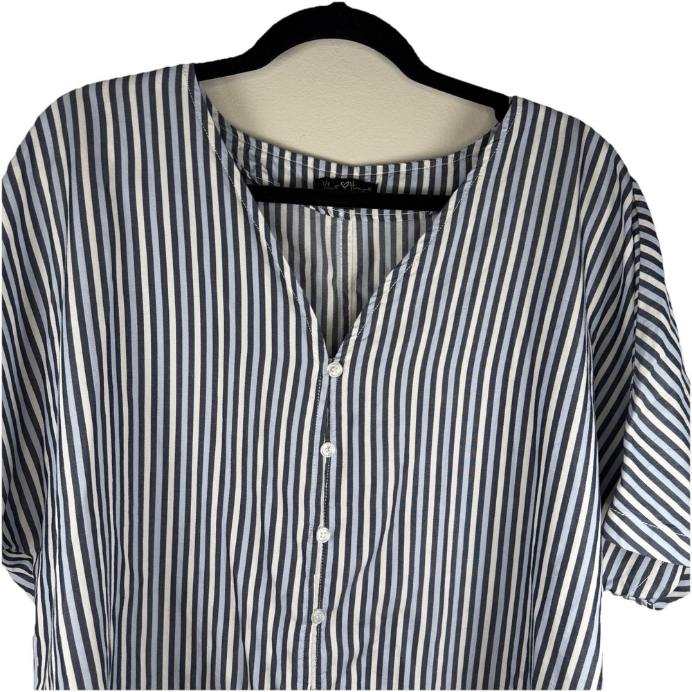 Velvet‎ Heart , V-Neck blouse, Vertical striped, size XL Button Up The Front